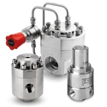 Pressure-reducing dome-loaded regulators