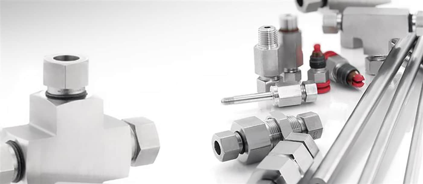 Fluid system with leak-tight Swagelok tube fittings